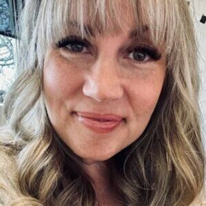 Meet your Posher, Alicia